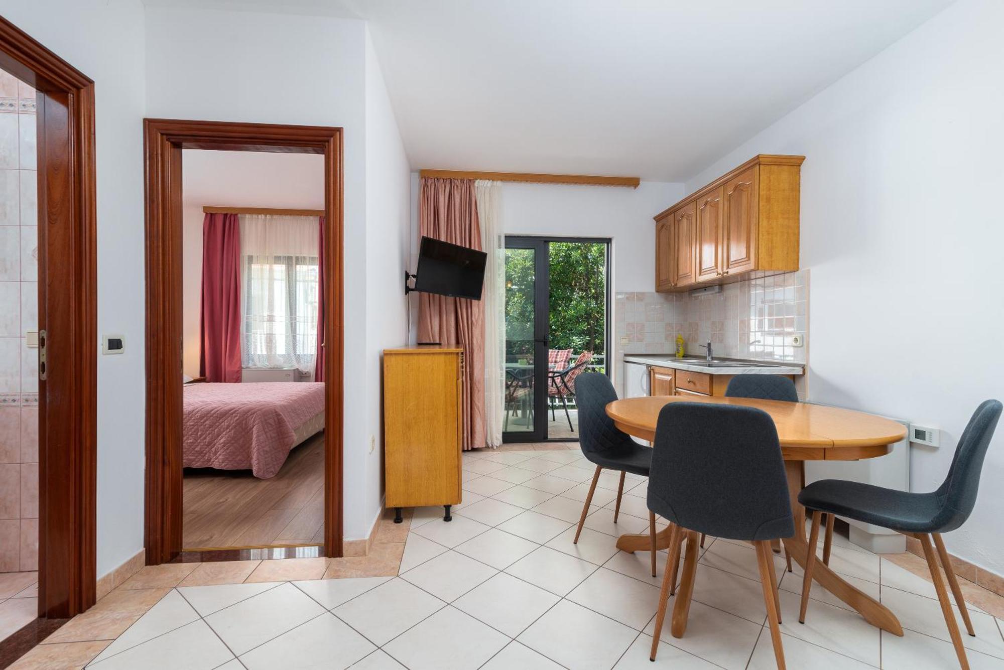 Maca Apartments & Suites Trogir Exterior photo