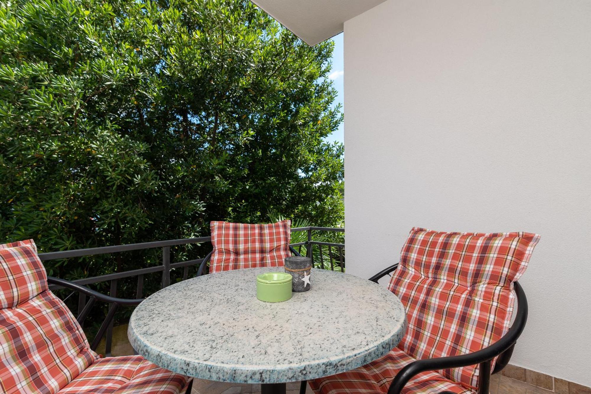 Maca Apartments & Suites Trogir Exterior photo