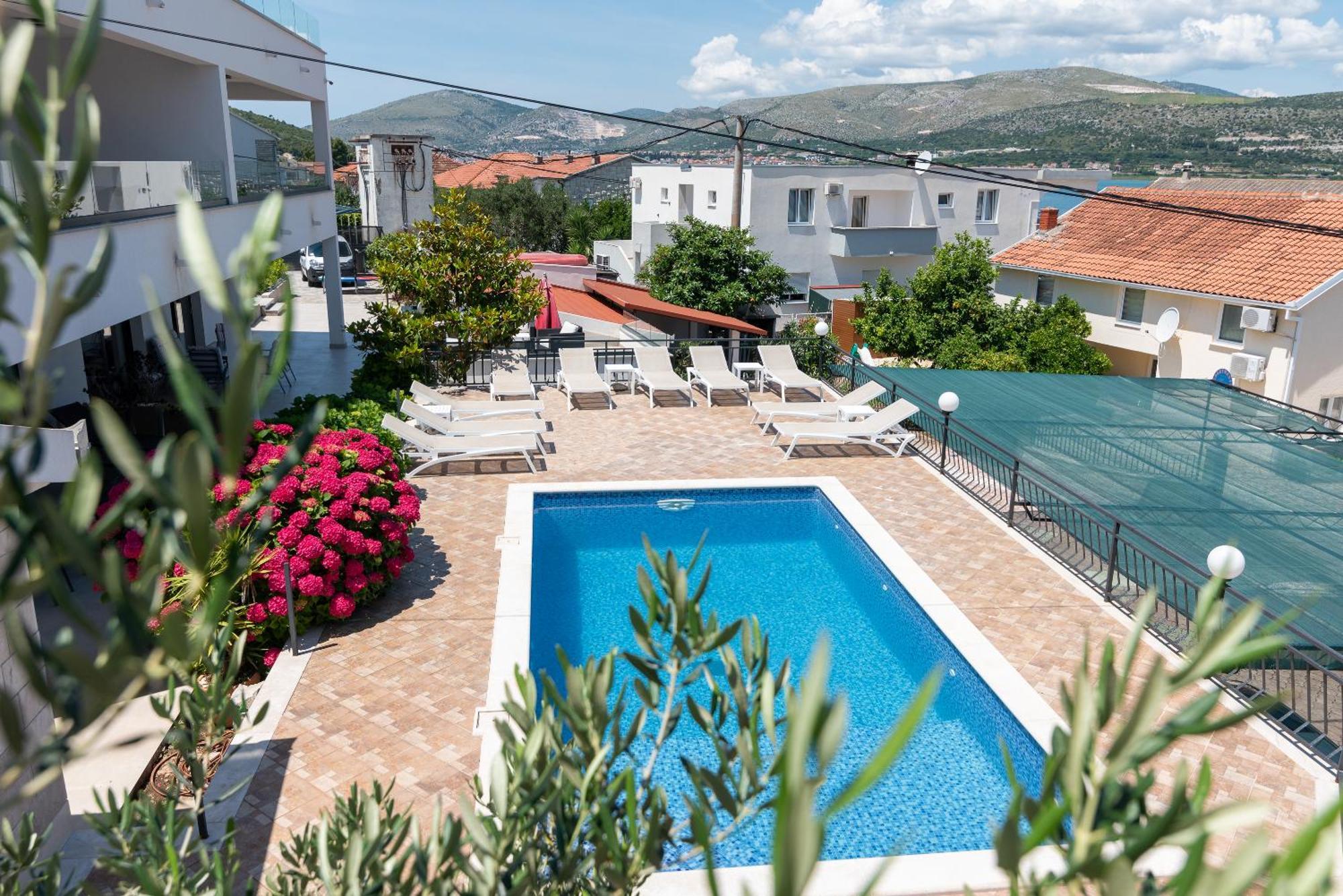 Maca Apartments & Suites Trogir Exterior photo