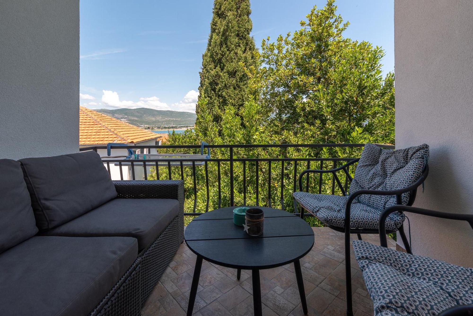Maca Apartments & Suites Trogir Exterior photo
