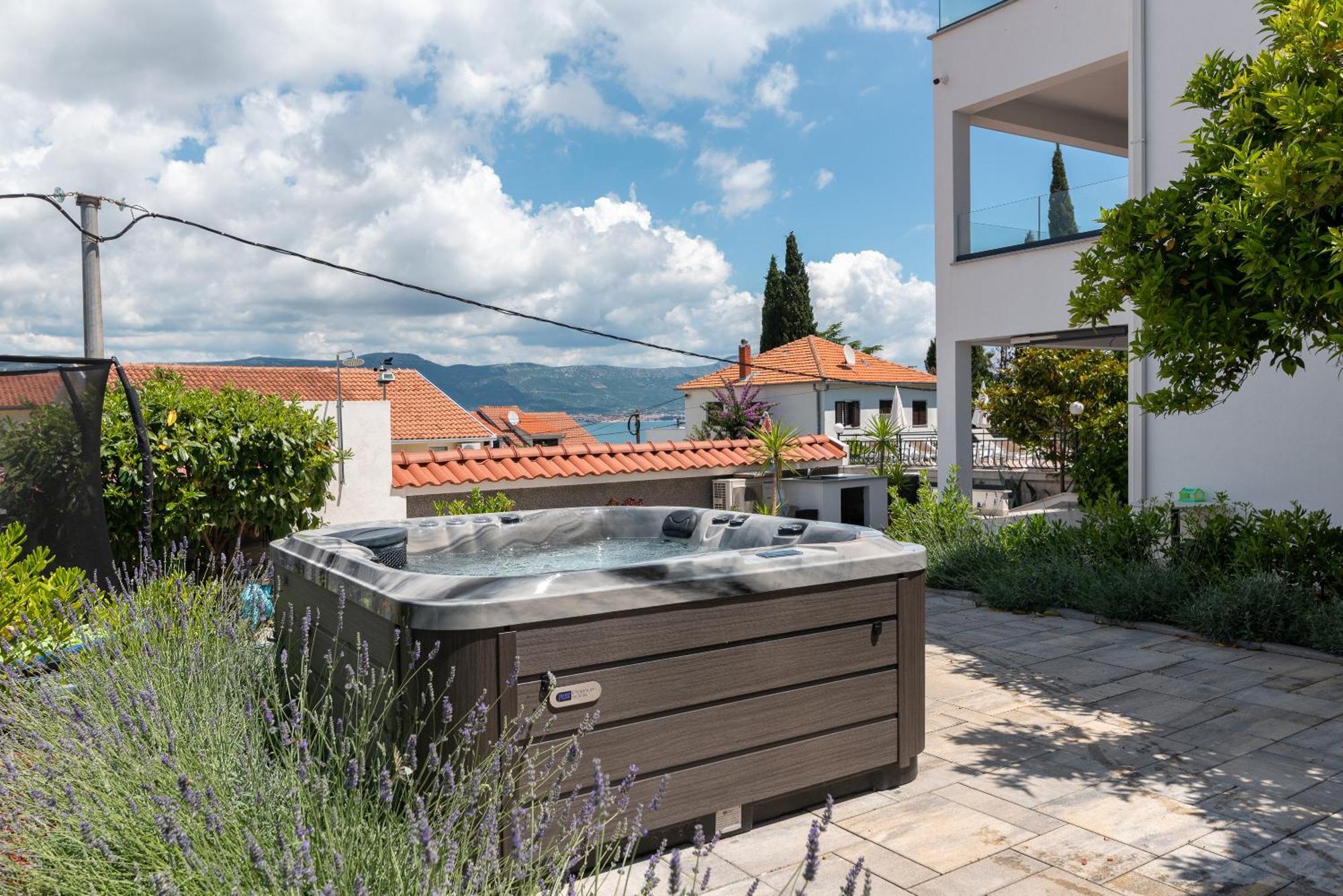 Maca Apartments & Suites Trogir Exterior photo