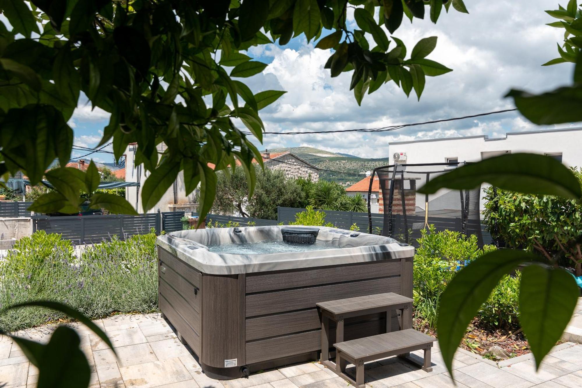 Maca Apartments & Suites Trogir Exterior photo