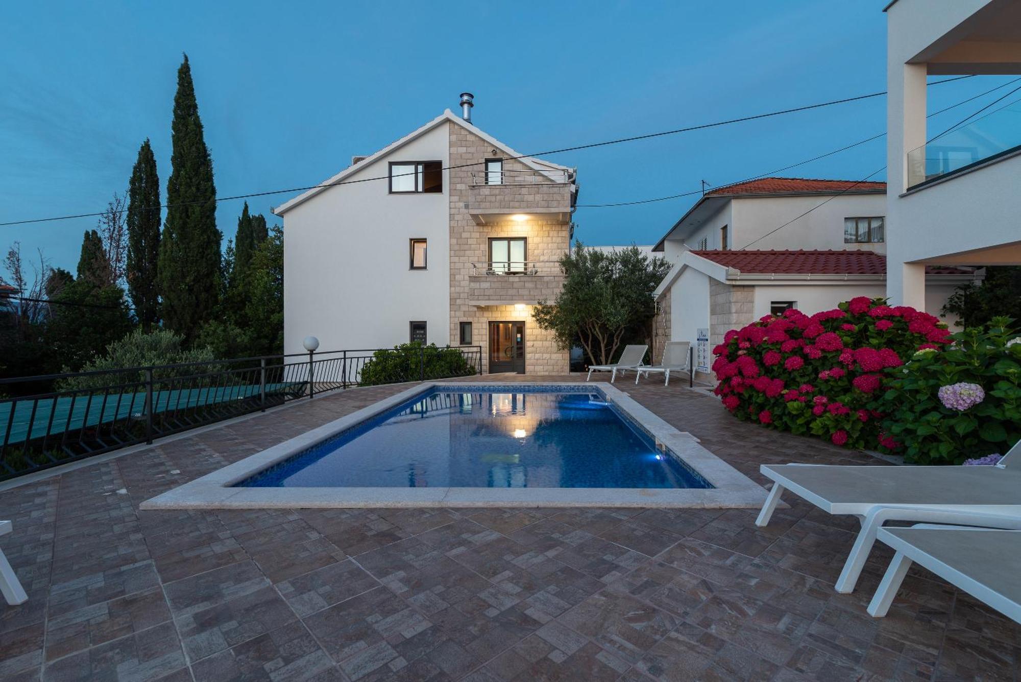 Maca Apartments & Suites Trogir Exterior photo