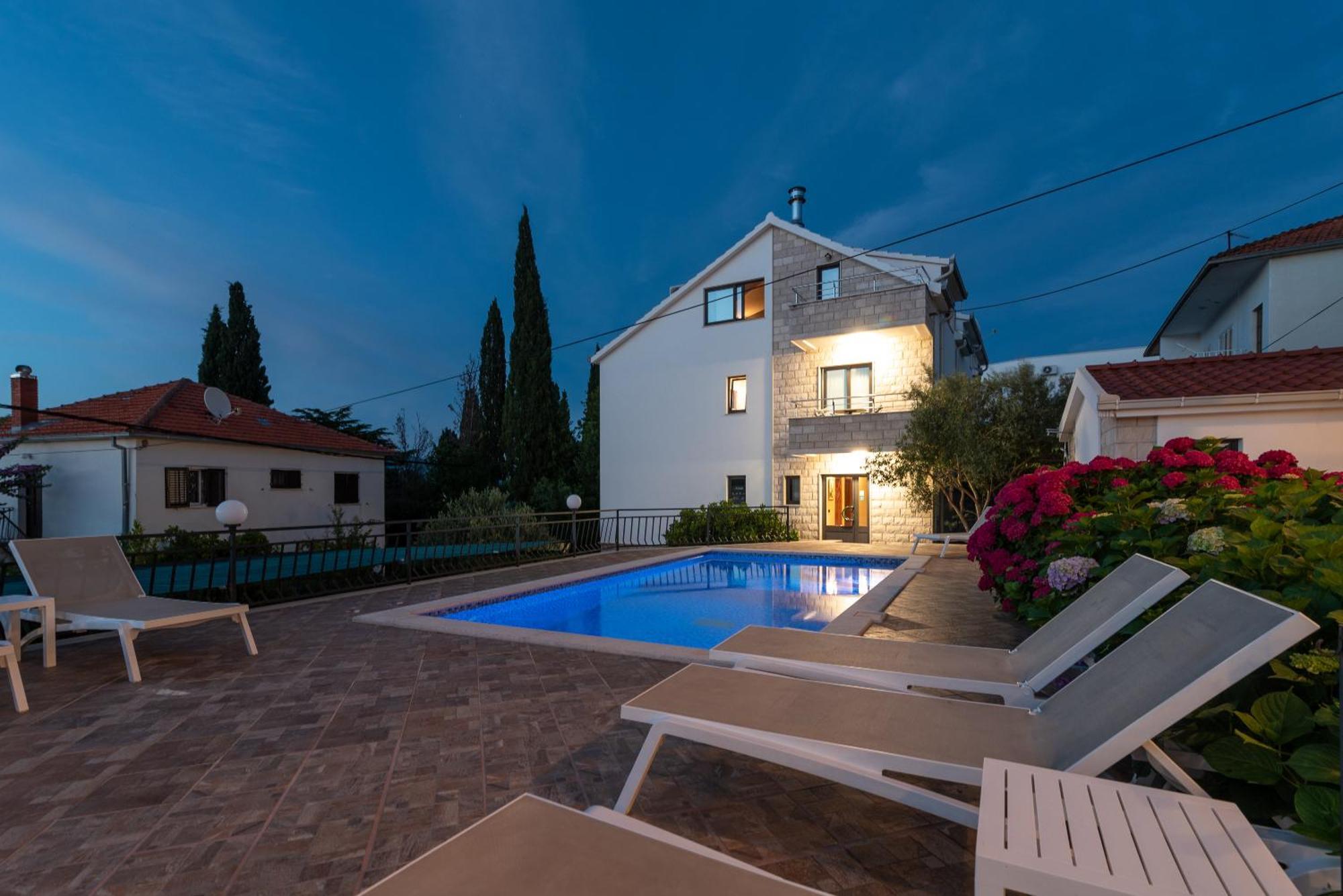 Maca Apartments & Suites Trogir Exterior photo