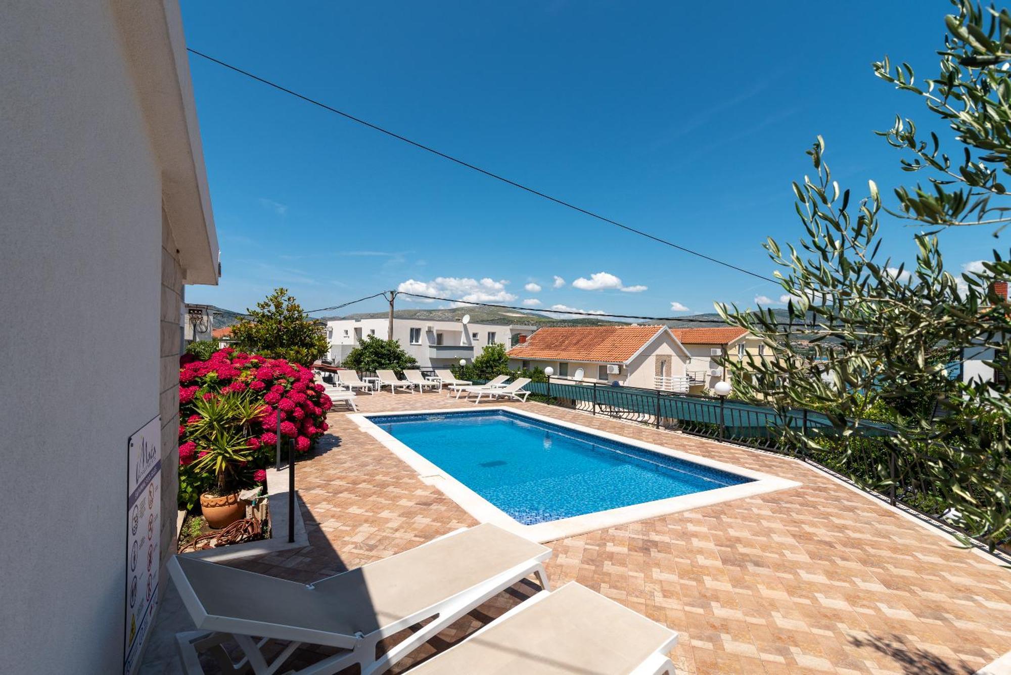 Maca Apartments & Suites Trogir Exterior photo